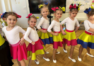 Przygotowania do występu dla Babć i Dziadków