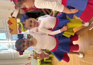 Przygotowania do występu dla Babć i Dziadków