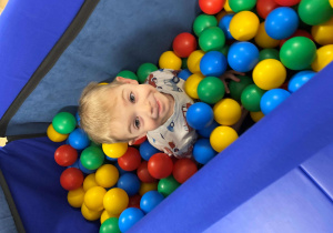 Zabawy sensoryczne w sali SI