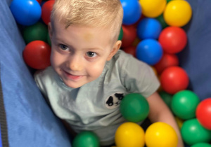 Zabawy sensoryczne w sali SI