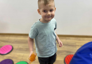 Zabawy sensoryczne w sali SI