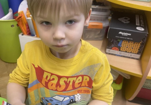 Statek - zabawka z recyklingu