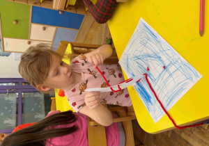 łyżwa - zabawa logopedyczno - plastyczna