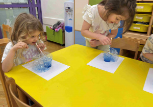 łyżwa - zabawa logopedyczno - plastyczna