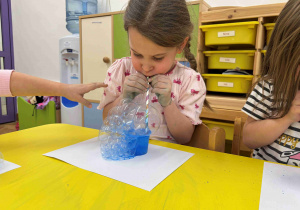 łyżwa - zabawa logopedyczno - plastyczna