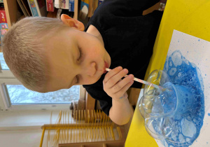 łyżwa - zabawa logopedyczno - plastyczna