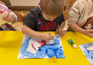 łyżwa - zabawa logopedyczno - plastyczna