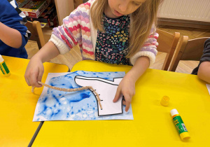 łyżwa - zabawa logopedyczno - plastyczna