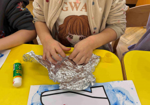 łyżwa - zabawa logopedyczno - plastyczna