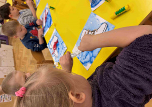 łyżwa - zabawa logopedyczno - plastyczna