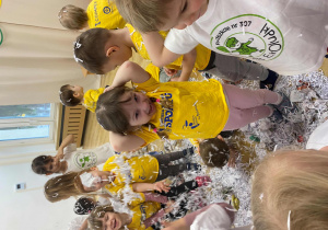 Zakończenie olimpiady- śnieżkowa bitwa