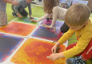 Zwierzęta egzotyczne - zabawa sensoryczna