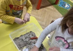 Zwierzęta egzotyczne - zabawa sensoryczna