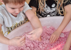 Walentynkowa zabawa sensoryczna