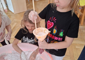 Walentynkowa zabawa sensoryczna