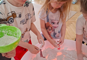 Walentynkowa zabawa sensoryczna