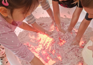 Walentynkowa zabawa sensoryczna