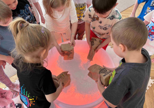 Walentynkowa zabawa sensoryczna