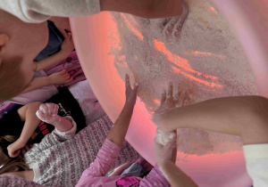 Walentynkowa zabawa sensoryczna