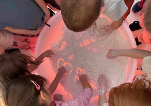 Walentynkowa zabawa sensoryczna