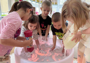 Walentynkowa zabawa sensoryczna