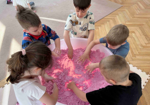 Walentynkowa zabawa sensoryczna