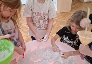 Walentynkowa zabawa sensoryczna