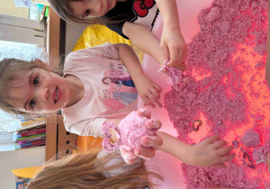 Walentynkowa zabawa sensoryczna