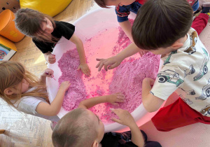 Walentynkowa zabawa sensoryczna