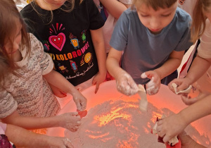 Walentynkowa zabawa sensoryczna