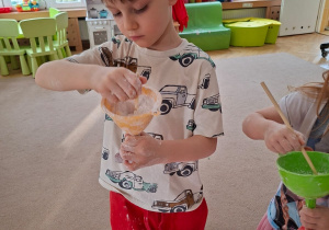 Walentynkowa zabawa sensoryczna