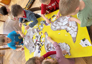 Ptak z surowców wtórnych