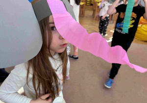 Słoń - zabawa oddechowa i relaksacyjna