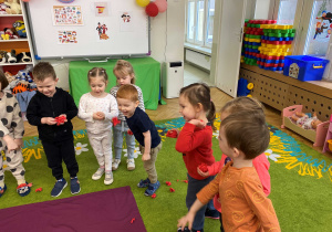 Tydzień hiszpański- zabawy ''corrida" i ''la tomatina"