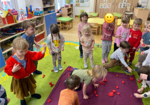 Tydzień hiszpański- zabawy ''corrida" i ''la tomatina"