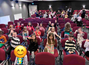 W teatrze "Trzy świnki Chrum"