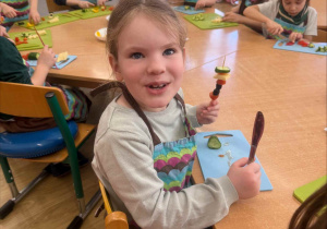 Robimy hiszpańskie tapas-szaszłyki warzywno-owocowe