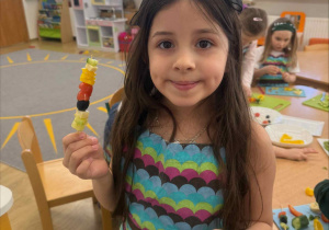 Robimy hiszpańskie tapas-szaszłyki warzywno-owocowe