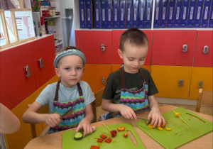 Robimy hiszpańskie tapas-szaszłyki warzywno-owocowe