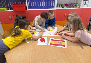 Praca plastyczna- Flaga