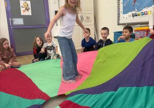 Poranne zajęcia z chustą