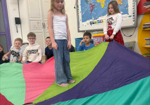 Poranne zajęcia z chustą