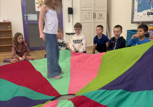 Poranne zajęcia z chustą