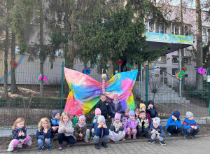 Motyl - zabawa sensoryczno - plastyczna