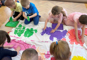 Motyl - zabawa sensoryczno - plastyczna