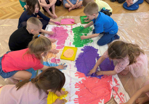 Motyl - zabawa sensoryczno - plastyczna