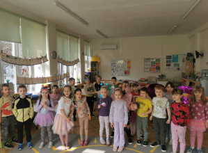 wspólne zabawy z okazji dnia motyla