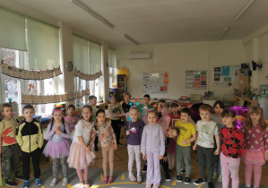 wspólne zabawy z okazji dnia motyla