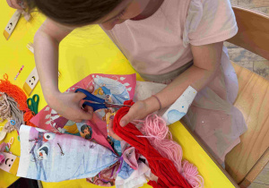 Robimy kukiełki i bawimy się w teatr