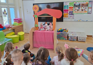 Robimy kukiełki i bawimy się w teatr